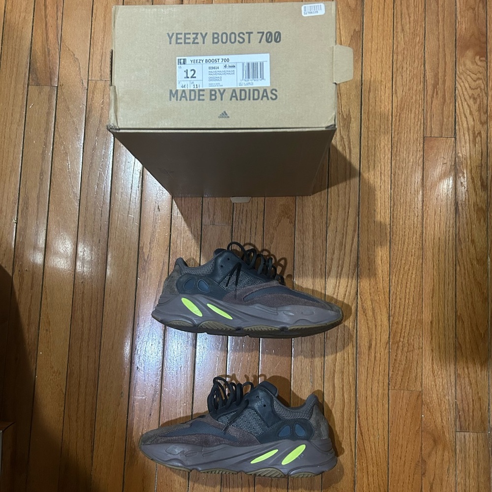 Yeezy boost 700 “Mauve”